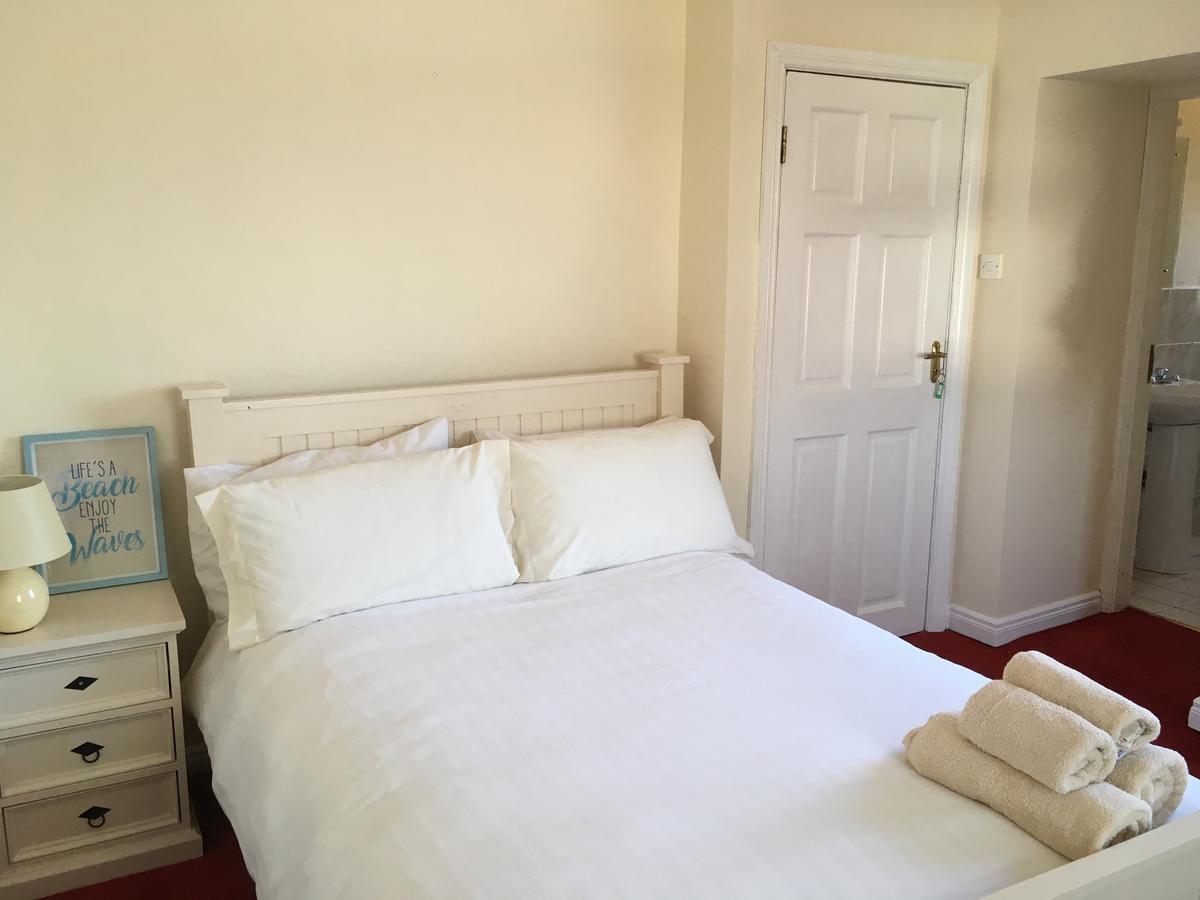 The Pier Bar , Cleggan B&B 외부 사진